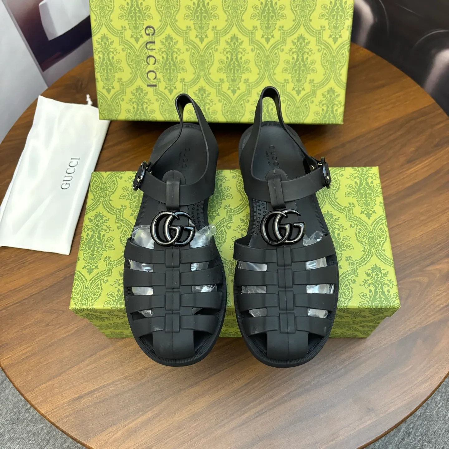 Men's shoes 260💰 [Gucci] Counter quality, top-quality original goods, real photos! Original TPU material, fine workmanship, comfortable; genuine 1:1 replica Size: 36 ~ 46